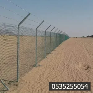 شبك يحمي المخزن الخارجي